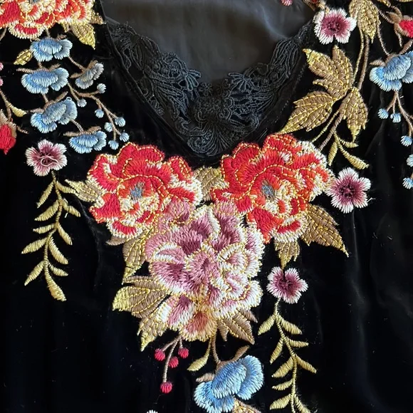 Women’s Johnny Was Embroidered Velvet Top, black oversized XS - Picture 3 of 5